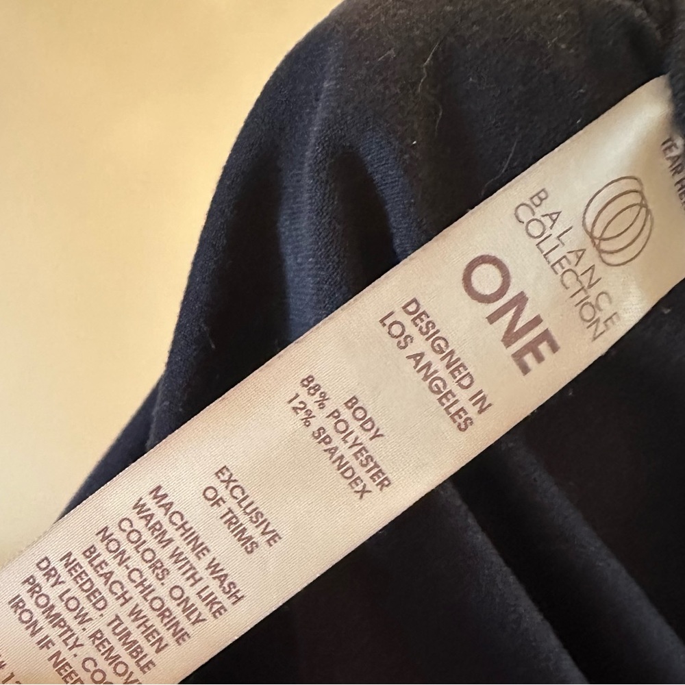 Balance Collection stretchy cape - Picture 10 of 13